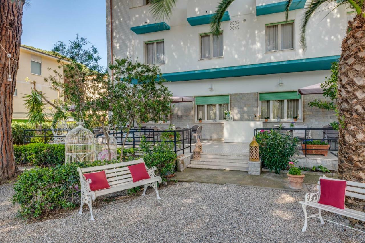 Hotel Massimo Marina di Cecina Dış mekan fotoğraf
